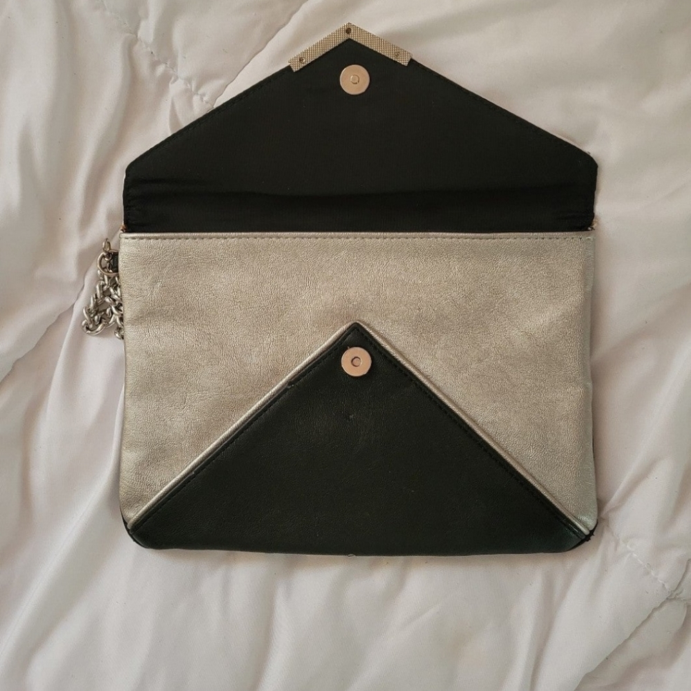 Express Wristlet - Picture 3 of 5